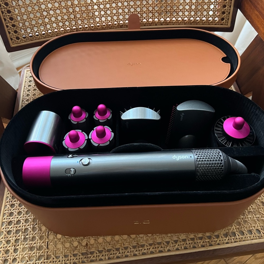 SOLD Dyson AirWrap